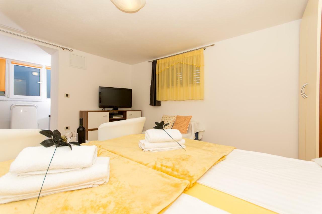 Apartments Cavar Trogir Buitenkant foto