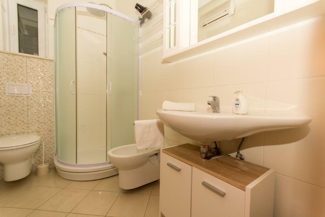 Apartments Cavar Trogir Buitenkant foto