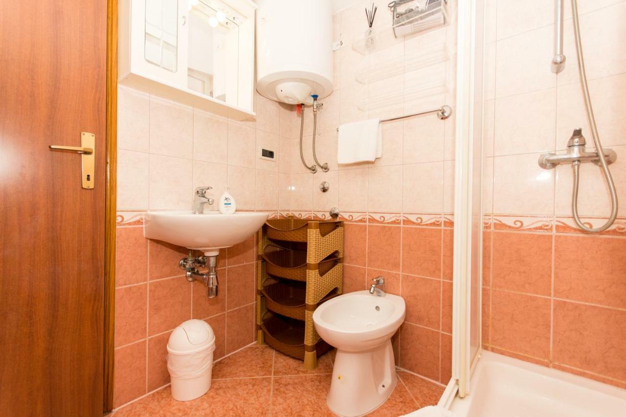 Apartments Cavar Trogir Buitenkant foto