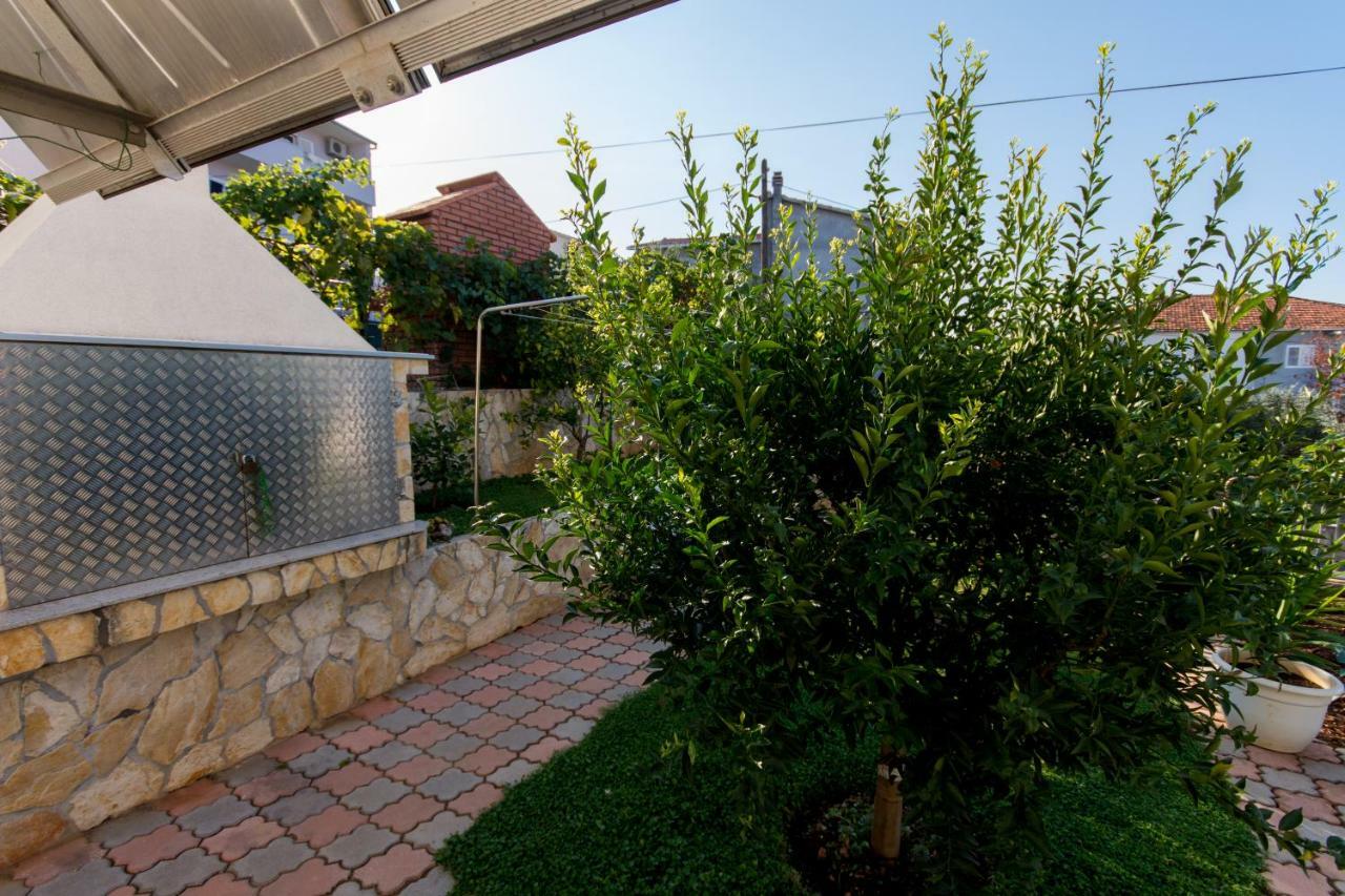 Apartments Cavar Trogir Buitenkant foto